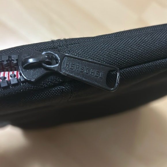 Hershel Black Anchor Sleeve, 14 Inch - Picture 5 of 5